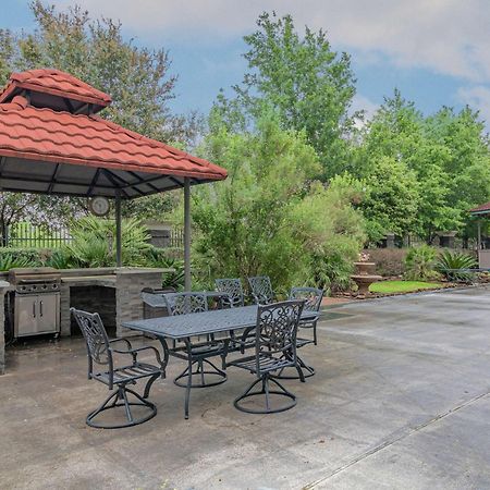 La Quinta By Wyndham Tomball Exterior photo